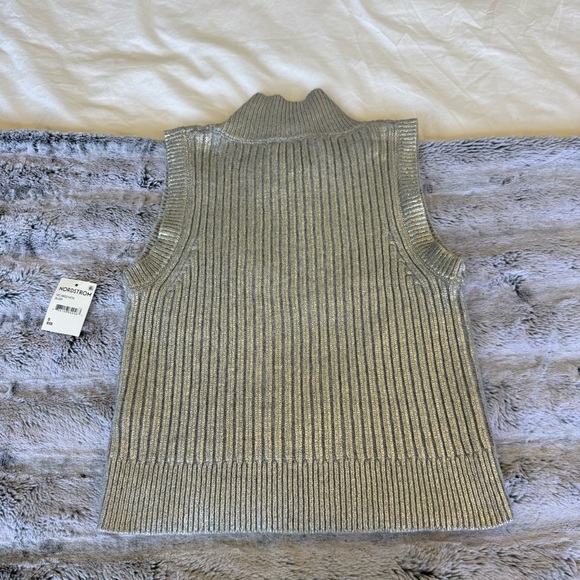 VIGOSS Silver Sweater Vest - Picture 4 of 4